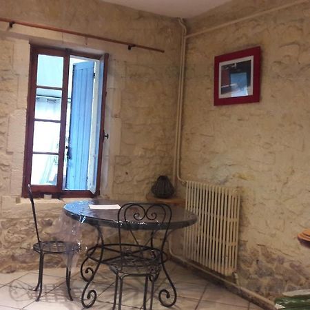 Villa joli maison en pierre à Arles Extérieur photo