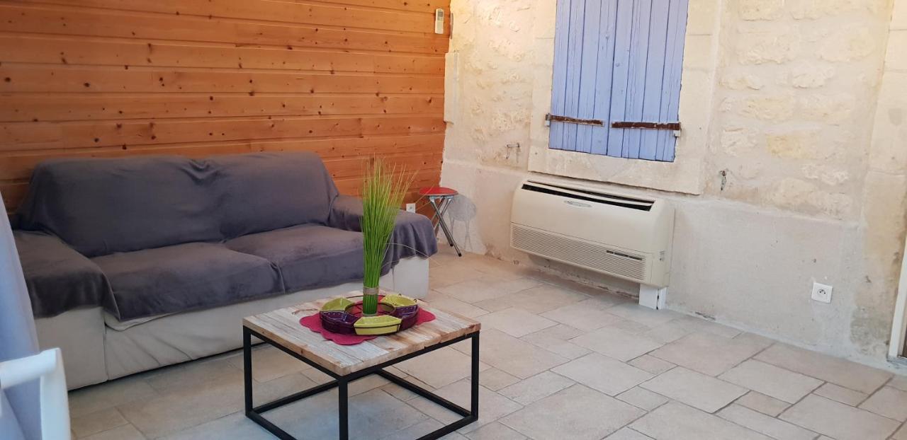 Villa joli maison en pierre à Arles Extérieur photo